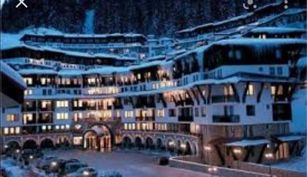 Гранд Манастира Апартаменти Ива ปอมโปโรโว ภายนอก รูปภาพ